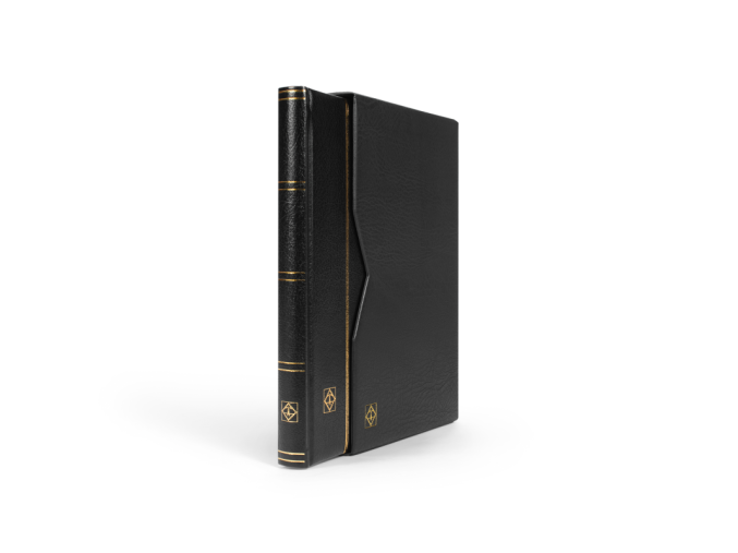 cerne album na znamky premium zasobnik s 32 cernymi listy s kazetou leuchtturm 371801